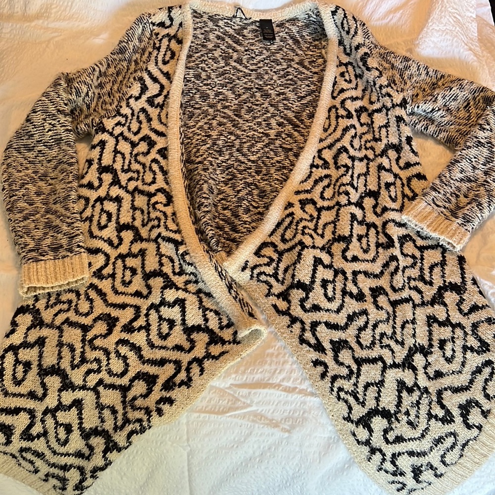 Buckle Cheetah wrap sweater size M